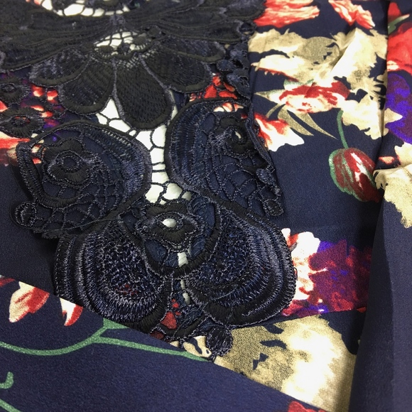 Last // Navy Open Back Floral Dress With Lace - Picture 2 of 6